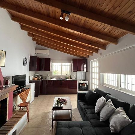 House Near The Athens Airport, Spata. Екстериор снимка