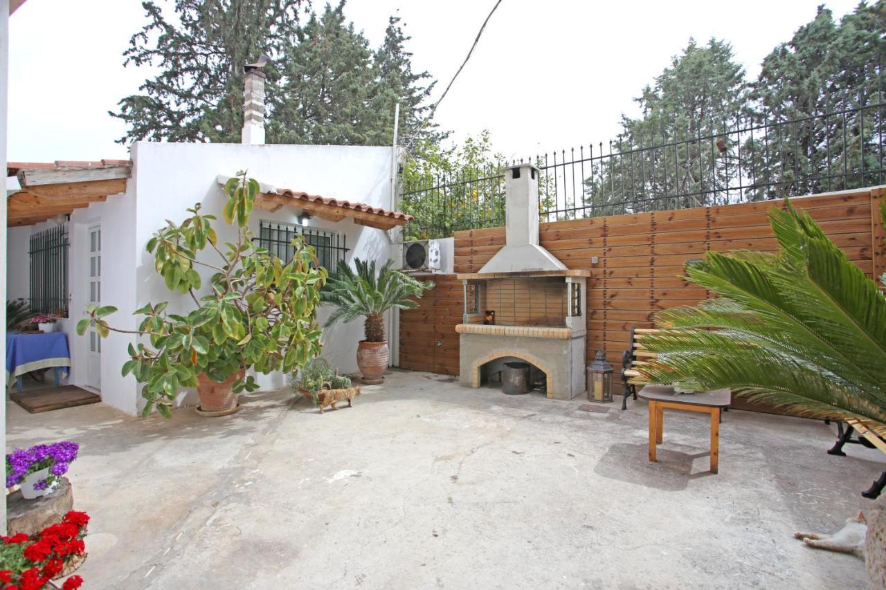 House Near The Athens Airport, Spata. Екстериор снимка